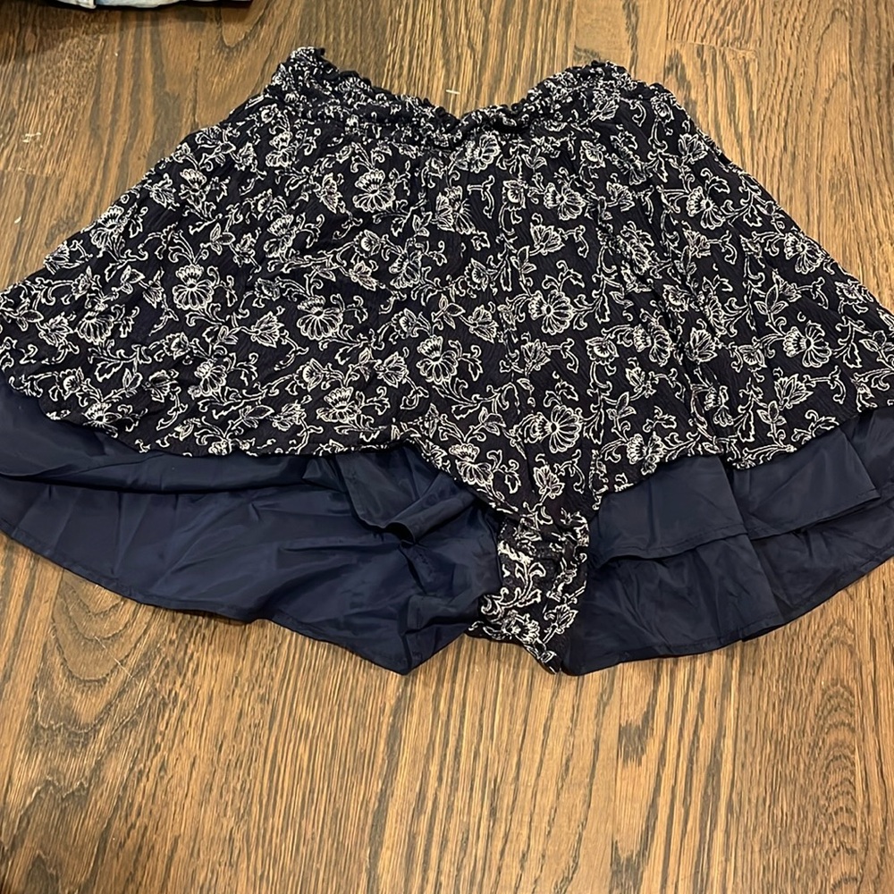 Blue flowered skort
